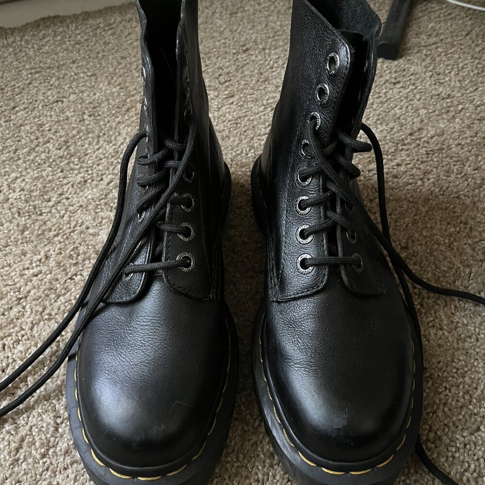 Dr. Martens 1460 Bex Pisa Leather Boots